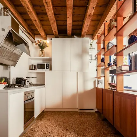 Santa Giustina Palace R&r Apartment