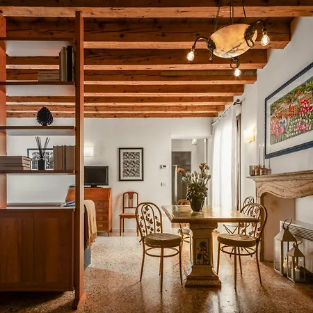 Daire Santa Giustina Palace R&r