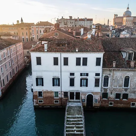 Santa Giustina Palace R&r 아파트
