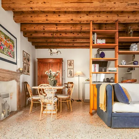 아파트 Santa Giustina Palace R&r *