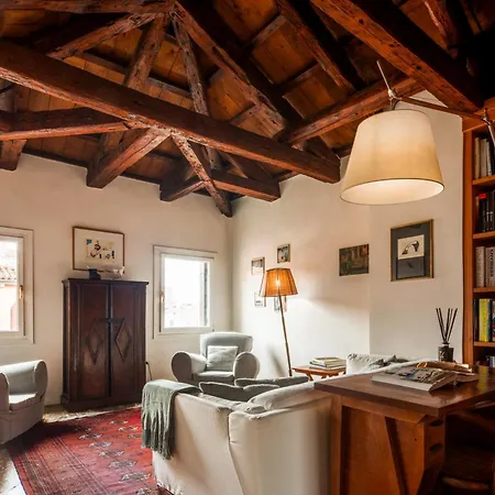 아파트 Santa Giustina Palace R&r